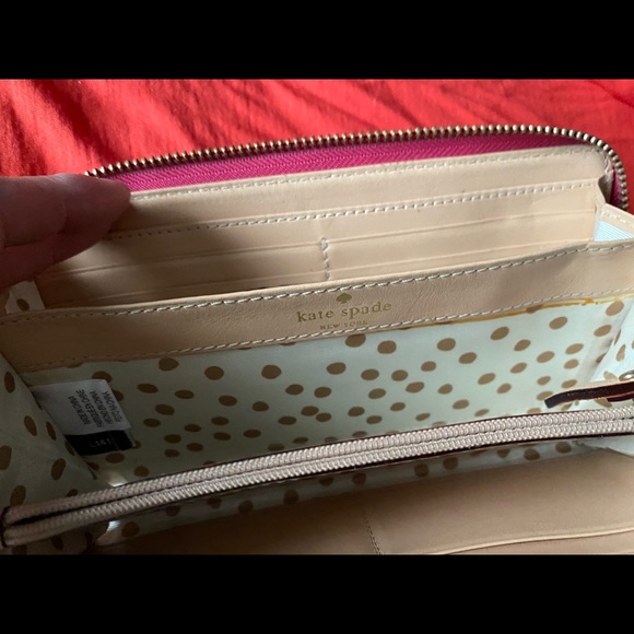 Hot pink large Kate Spade wallet - Picture 3 of 5